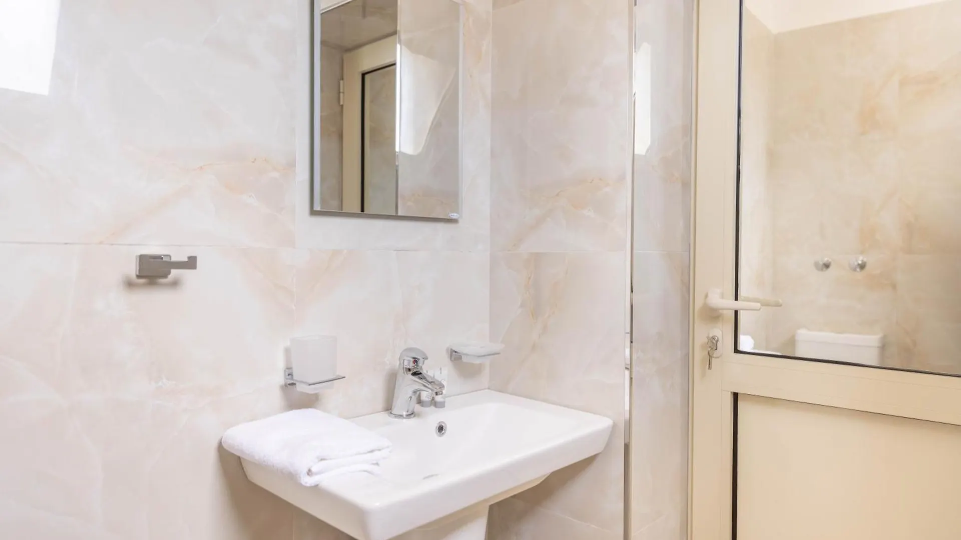 Hotel Vila Max Dıraç